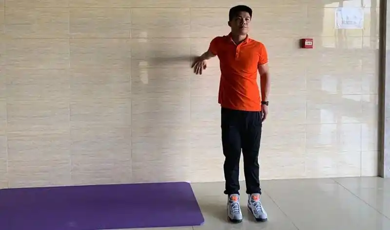 (一)肱二头肌拉伸