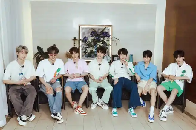 时代少年团海边花絮照