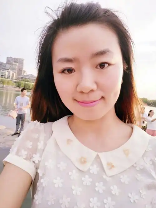 活泼开朗,爱哭爱笑,刁蛮无理,无敌丑女 程雪雅