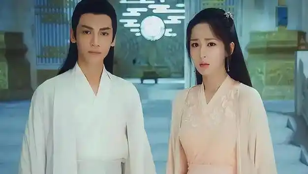 第三位自然就是罗云熙了.从那以后,成毅就被人看到,出演