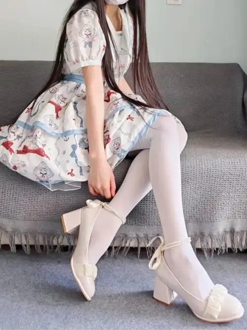 lolita适合搭配甜美的气质高跟鞋