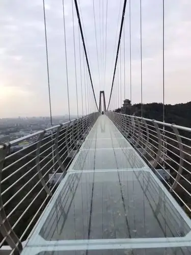 门票128元华西公园内518米高空透明悬空玻璃桥今天正式营业啦