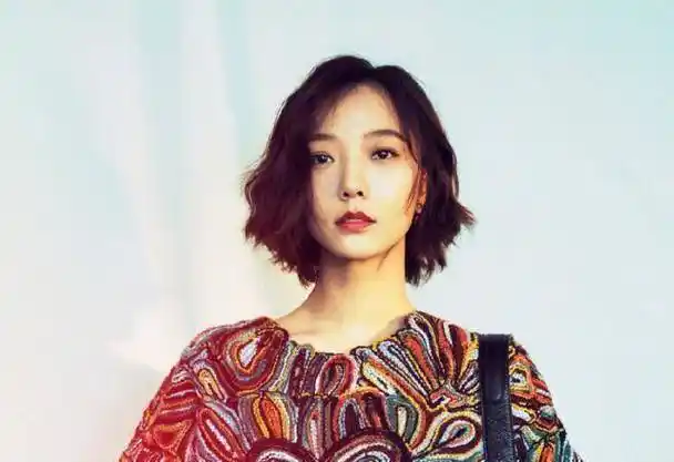 35岁王珞丹化身宠物达人,追求另类人生太潇洒_生活_明星_那一年