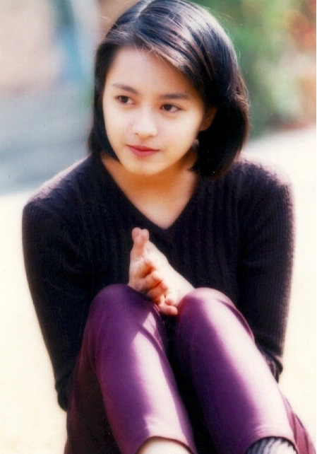 梁咏琪年轻的时候那么漂亮,现在混血女儿颜值简直逆天了!