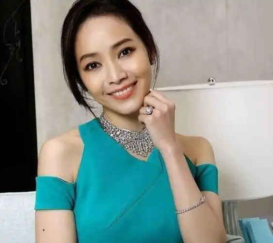 侯佩岑:如何做个满分的前任!