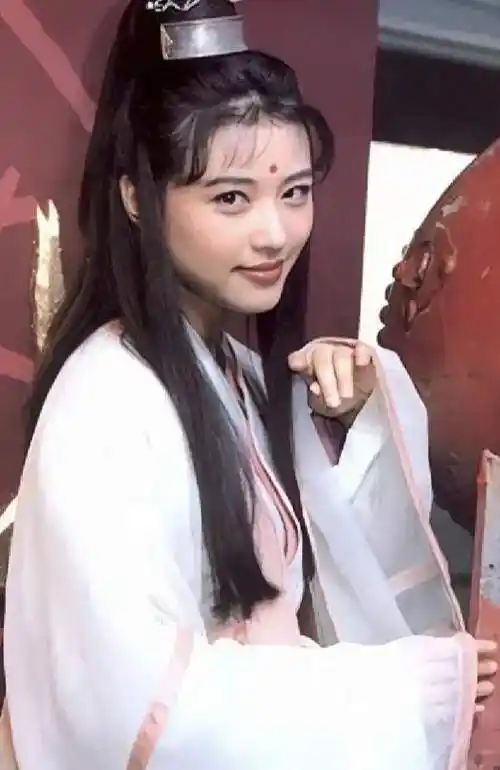 原创年轻时的周海媚到底有多美难怪当年的周芷若这么火