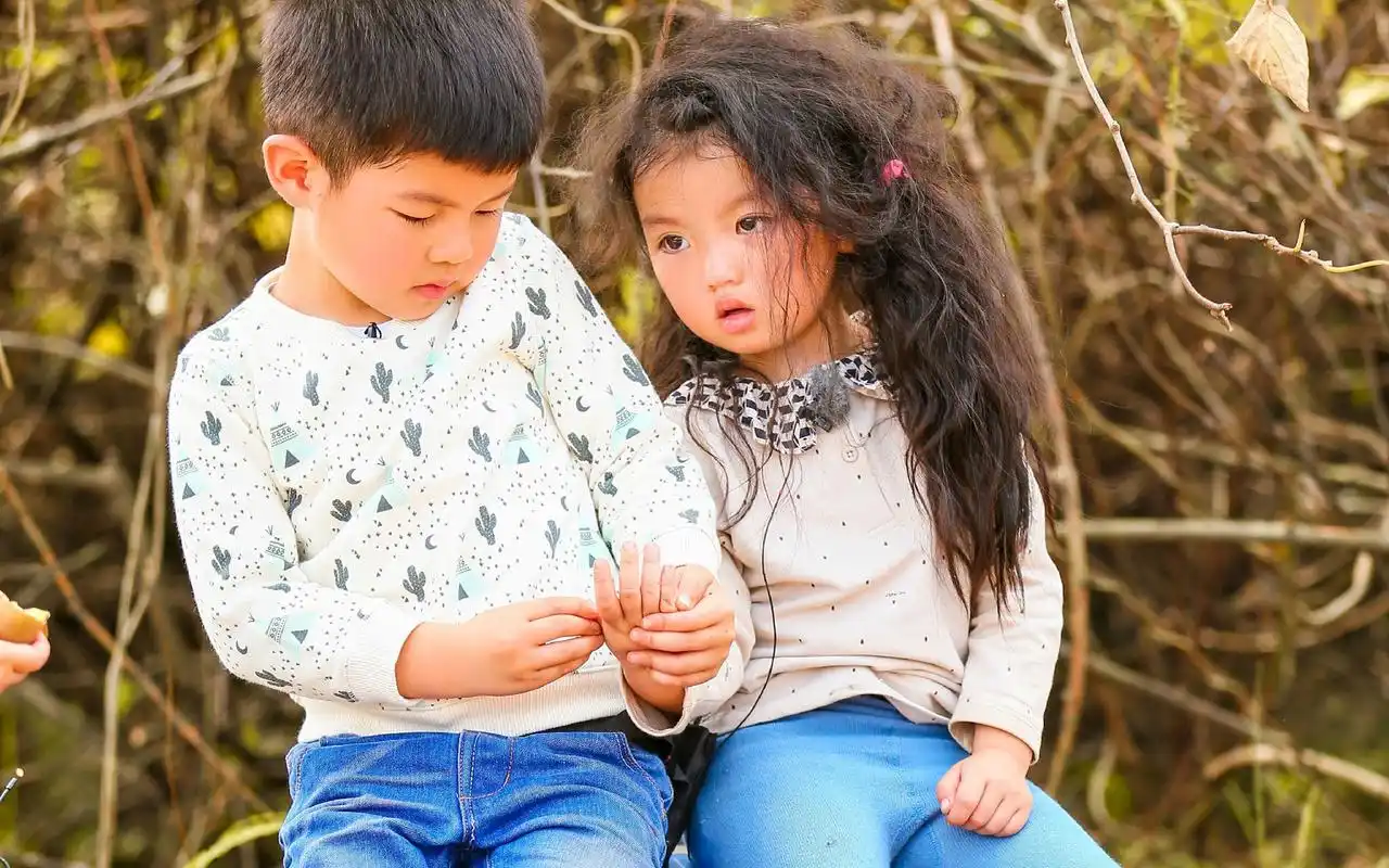 爸爸去哪儿4可爱萌娃图片桌面壁纸