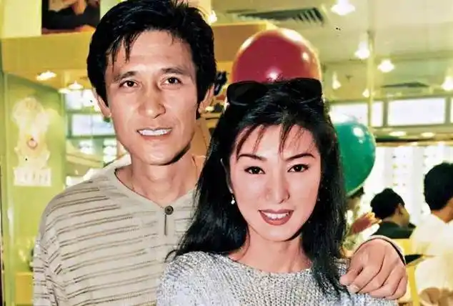 米雪晒新动态,身材管理严苛太骨感,挚爱离去多年不排斥找新男友