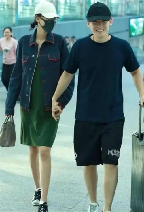 董子健竟以"这种方式"登上热搜,这次,他可没在婚后传出丑闻