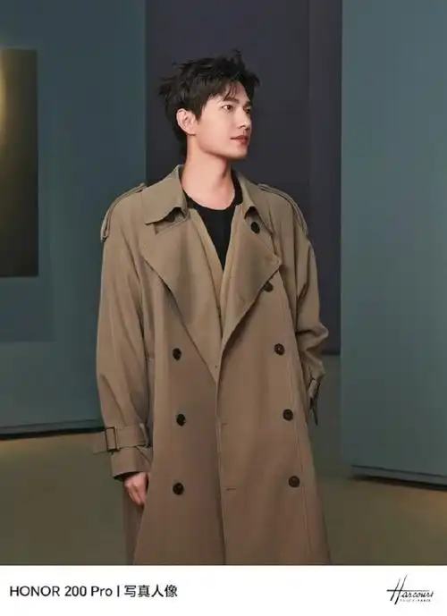 杨洋超话#荣耀200系列全球代言人杨洋#  新图好帅啊啊啊999999