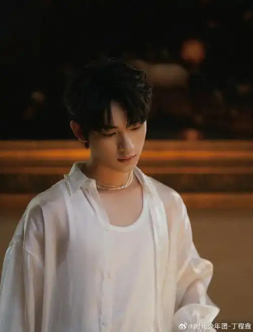 丁程鑫发新鲜照片##丁程鑫晒待机时间随拍