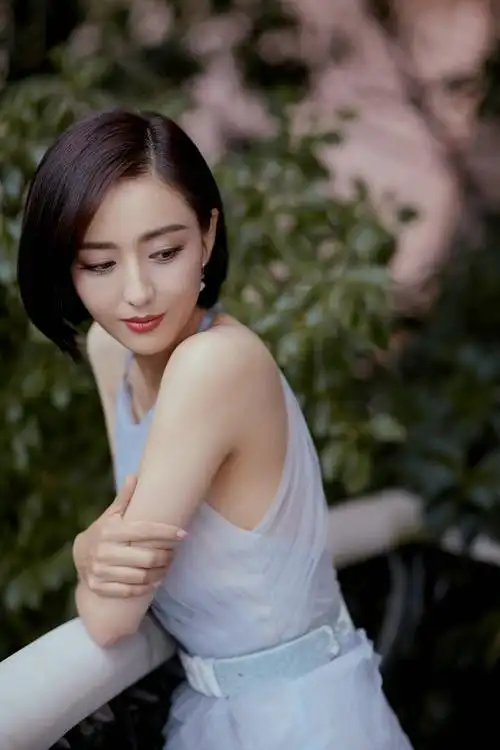 佟丽娅不同发型,展现出不同的美