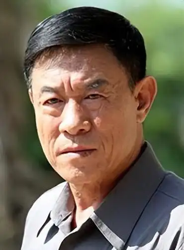 近些年人们开始学会欣赏真正的演技,许多中老年男星就受到了观众们的