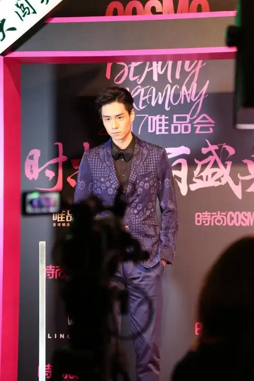 胡一天中文名:胡一天职业:,演员,[独家]胡一天明星关系链