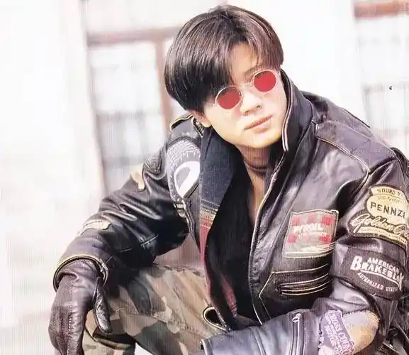 黎明娶了女助理,郭富城和小美29年还是好友,男偶像身边的女人们_方媛