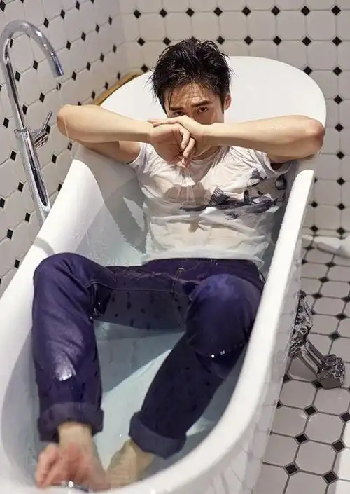 肌肉男:蒋劲夫最帅图片-小虾米