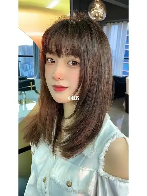 这款发型特别适合头顶贴发量少的女生,脸部的层次超修饰脸型#邵阳烫发