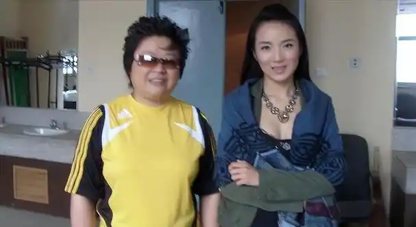 韩红和管彤是什么关系?长达多年的绯闻,为什么都不第