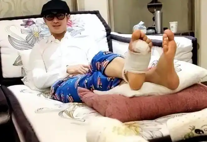 赵丽颖的背,成龙的伤,没有哪个巨星可以随便成功|吴京|张翰_网易订阅