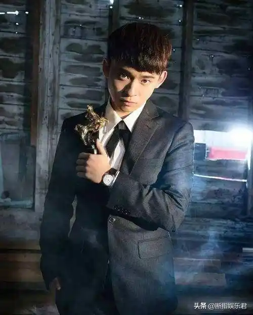 董子健父母背景强大,靠自己拿下"影帝",如今事业爱情双丰收_母亲_电影