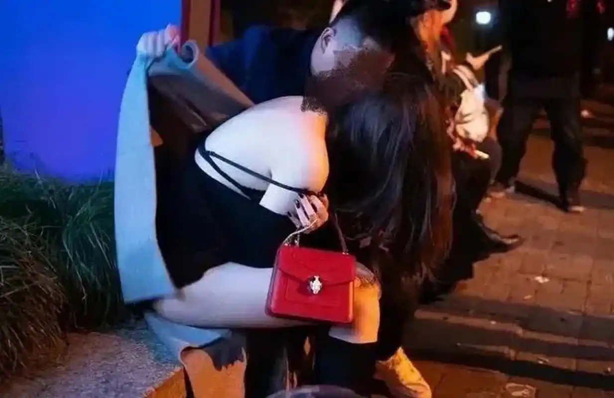 江西南昌,女子在ktv喝醉,被两陌生男子"捡尸"强奸,结果三人后悔莫及!