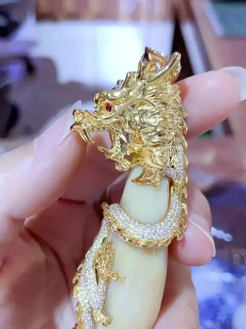 仿虎牙包金镶钻老虎爪熊爪k金定制款吊坠