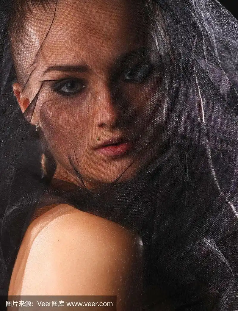 戴面纱的女人的肖像