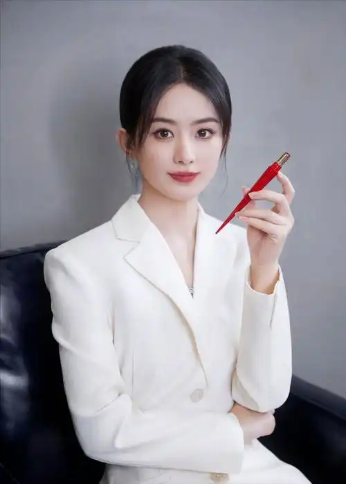 赵丽颖新年换头彻底惊艳到大家新的公主切也太美了好美啊