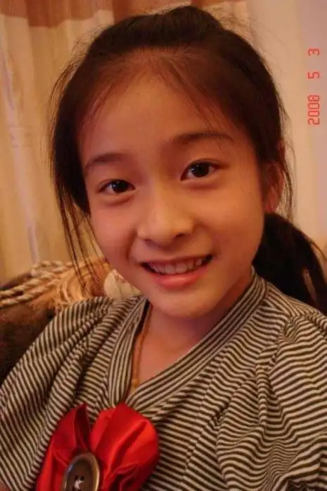 张雪迎关晓彤 1997年9月17日出生 年纪虽小但是已经拍了很多部电影很