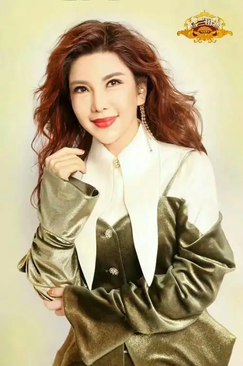 乌兰图雅2021最新写真