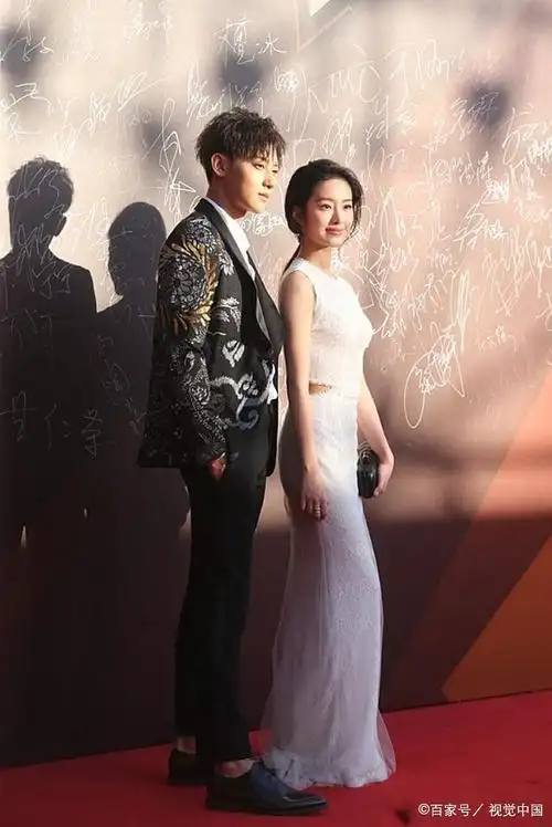 知名博主爆料:杨采钰与陈金飞已领证结婚