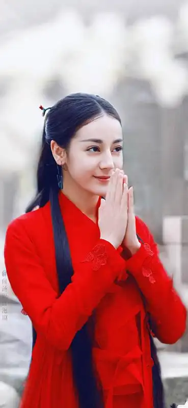 烈火如歌中迪丽热巴穿红衣最美的几个造型第九张更是美如画