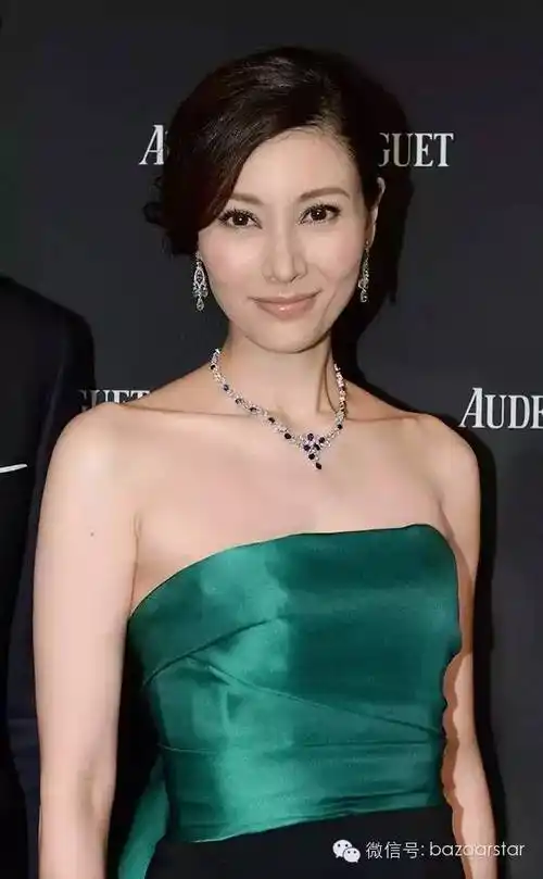 每日星范 | 李嘉欣 只要衣q够,45岁也能美丽依旧!