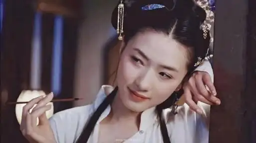 盘点万茜古装扮相,娇媚飒爽疯批美人,哪个让你印象深刻?