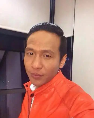 宋小宝:我年轻时帅如蔡徐坤,吃瓜:我不信,看到18岁照片:我信