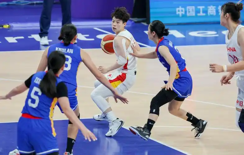 内蒙古农信女篮3名球员亮相|中国女篮_新浪财经_新浪网