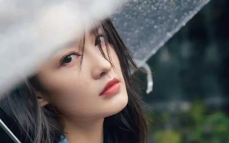 李沁时尚休闲写真图片桌面壁纸