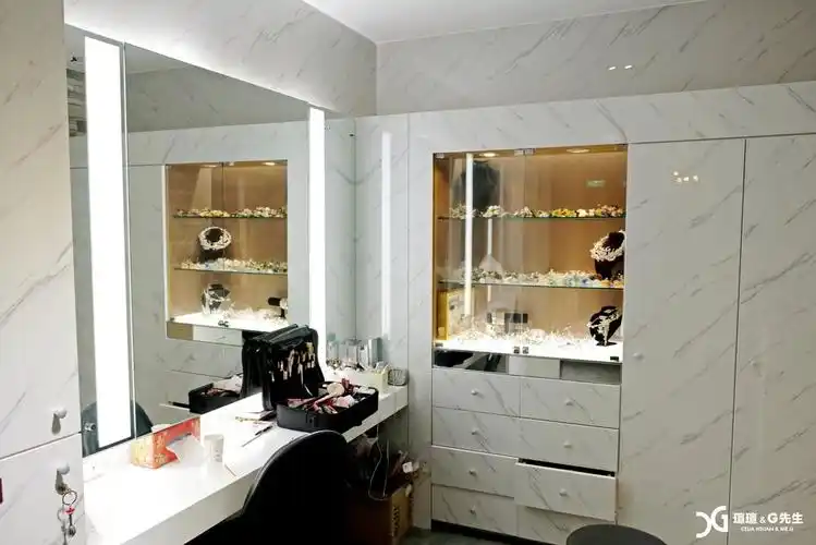 独立隐私的化妆间让新娘感到舒适自在.