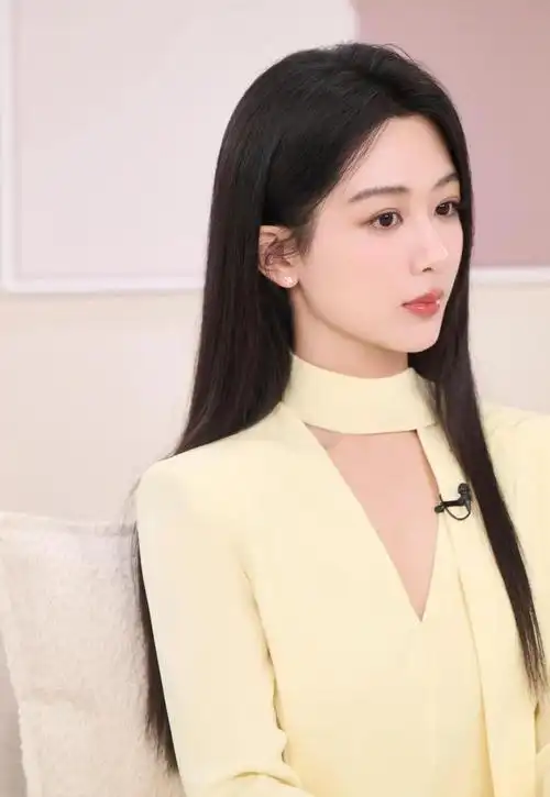 杨紫甜美可爱的小雪