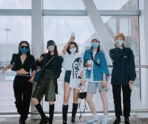 的女朋友,在娱乐圈的关注度都非常高,这次参加节目,沈梦辰和李斯丹妮