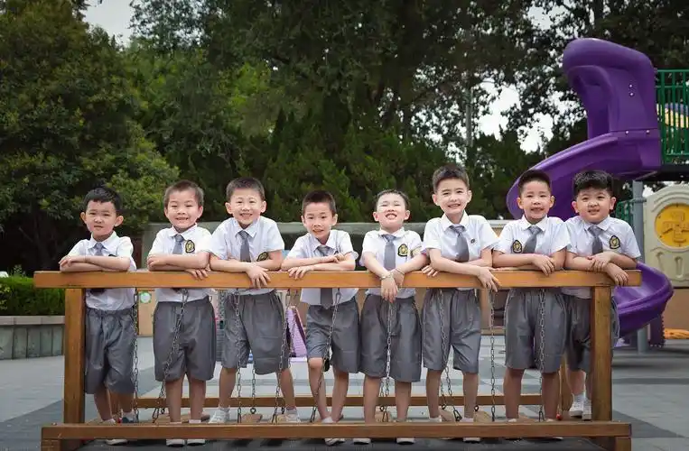 上海尚贝幼儿园大班毕业照