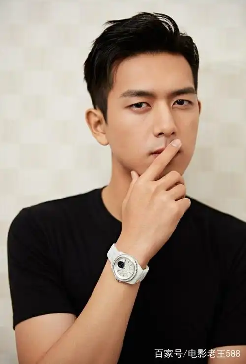 内地知名男演员 90后明星李现 "个性"照片