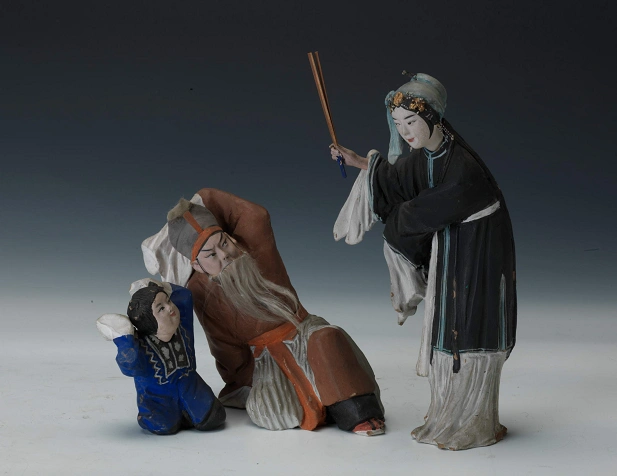 张明山塑《孙夫人试剑》张明山把传统国画的审美和创作技法融入了民间