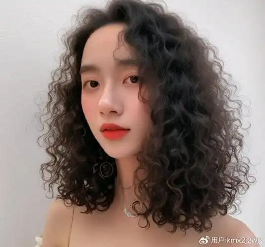 头发细软少就选全头烫,又美又洋气,十分显发量|细软|头发|发型_新浪