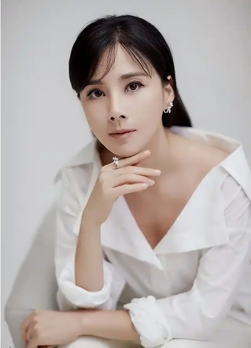 演员何琳:公公病逝五年后,她让婆婆老有所依,晚年幸福安乐