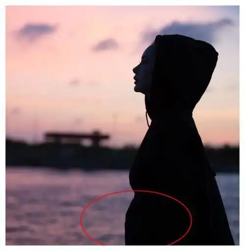 戚薇更新博文,发了两个字?挺着大肚,网友:怀了么?这个肚子