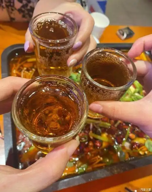 夏天,小龙虾,啤酒,烧烤约起来吧