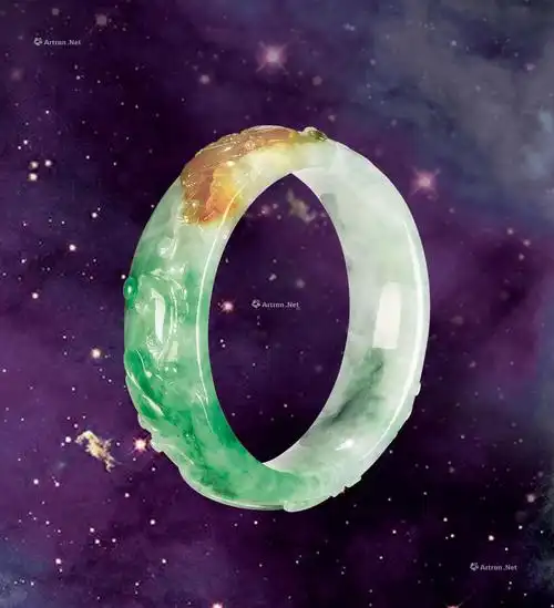 1369天然翡翠三彩雕花手镯