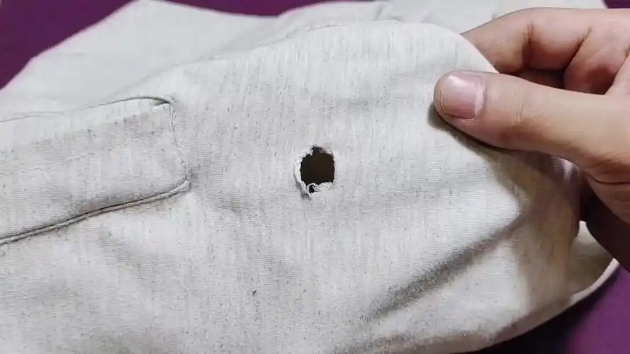 一个在家自己动手就可以完美无痕修复卫衣破洞的方法 修复衣服