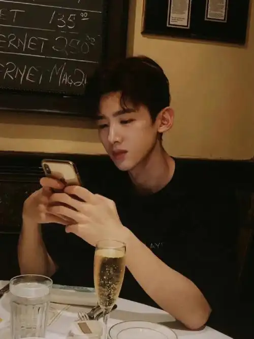 白敬亭之女友视角